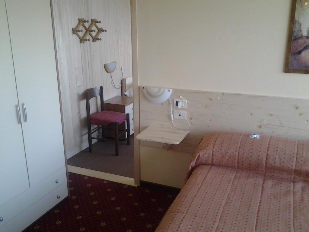Hotel Poggio D'Oro Riva di Solto Pokój zdjęcie