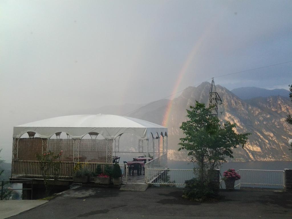 Hotel Poggio D'Oro Riva di Solto Zewnętrze zdjęcie