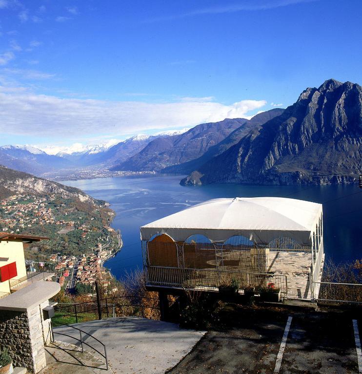 Hotel Poggio D'Oro Riva di Solto Zewnętrze zdjęcie