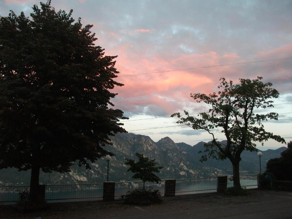 Hotel Poggio D'Oro Riva di Solto Zewnętrze zdjęcie